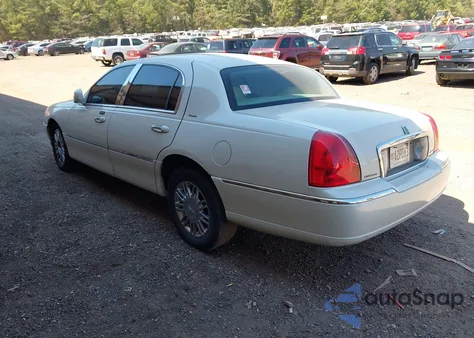 2006 Lincoln Town Car Designer Series из США, поврежденный, VIN 1LNHM83V56Y621334